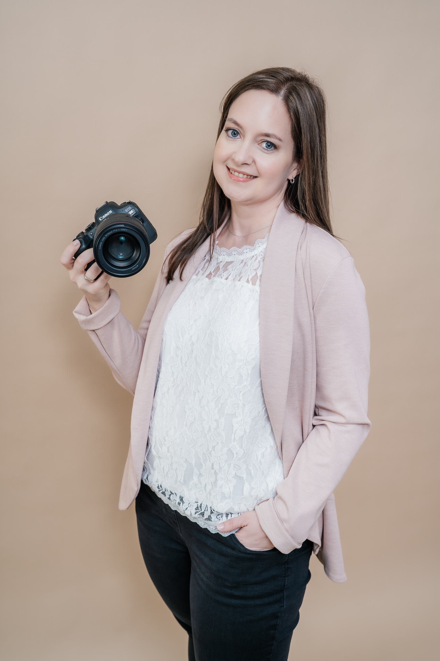 Portrait_cLauraJagoschuetz_web-12